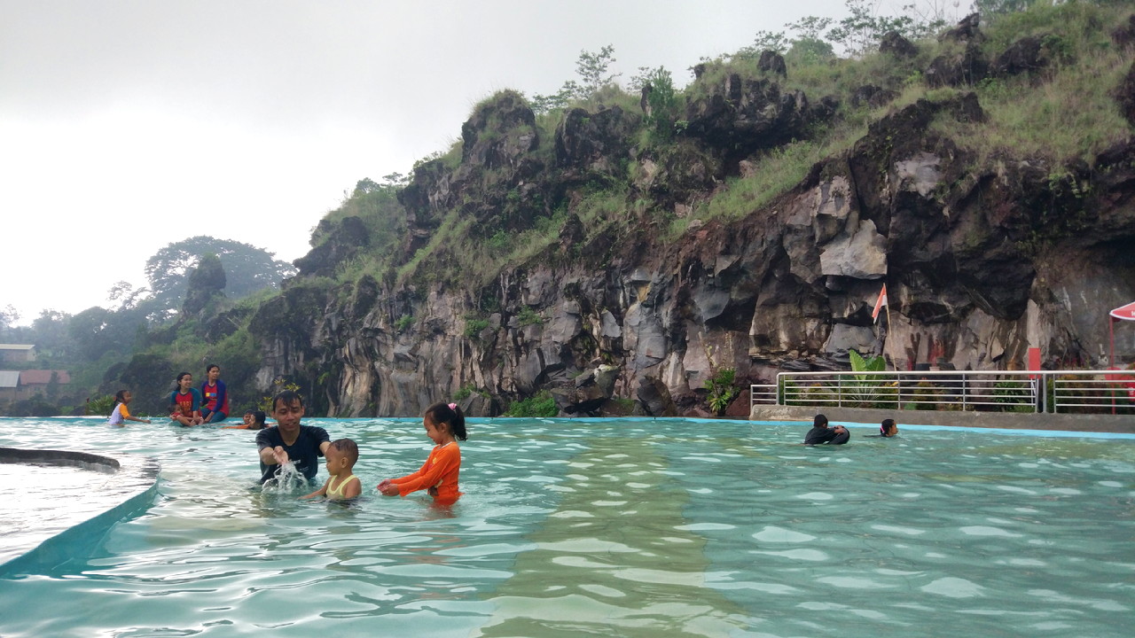 Taman Batu Hanjuan