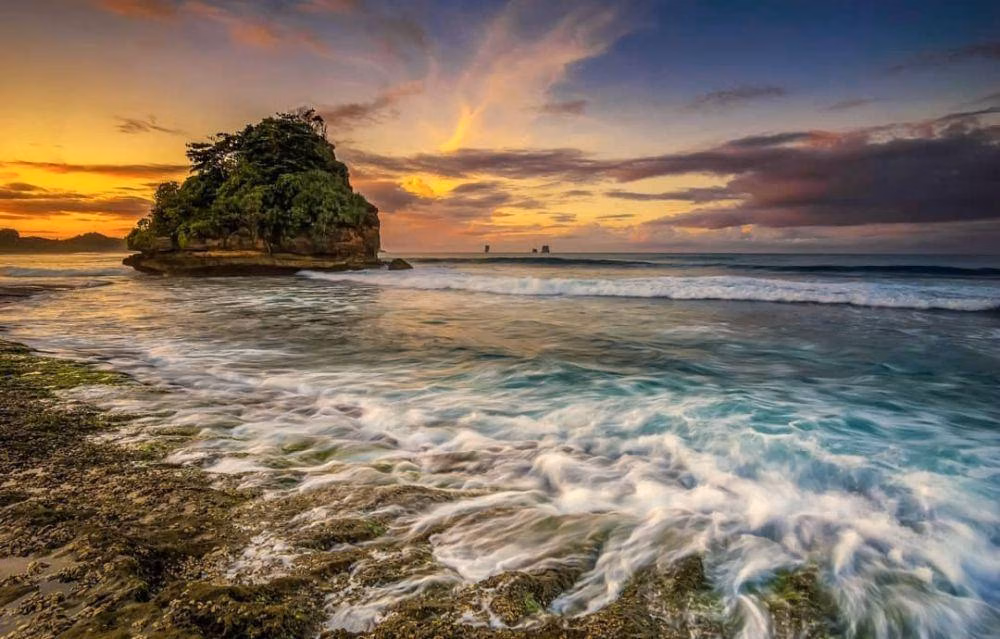 Pantai Parang Dowo