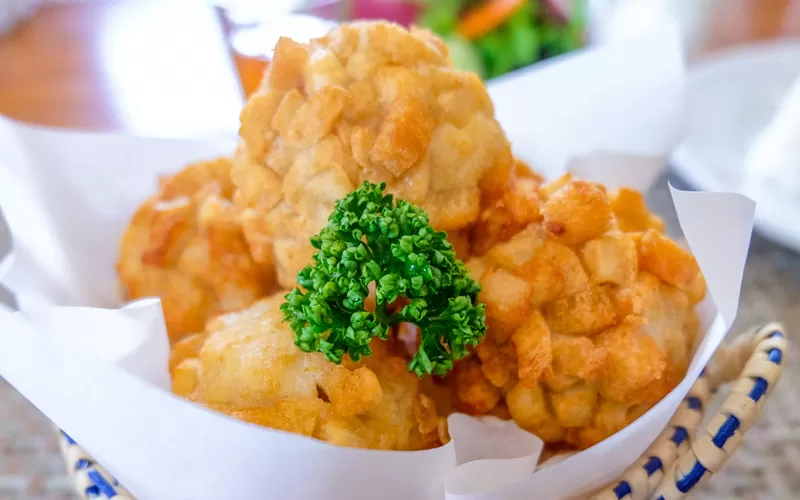 kelezatan Bola Udang Roti