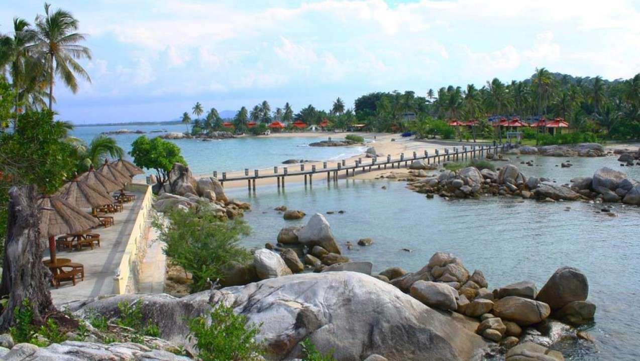 Pantai Parai Tenggiri