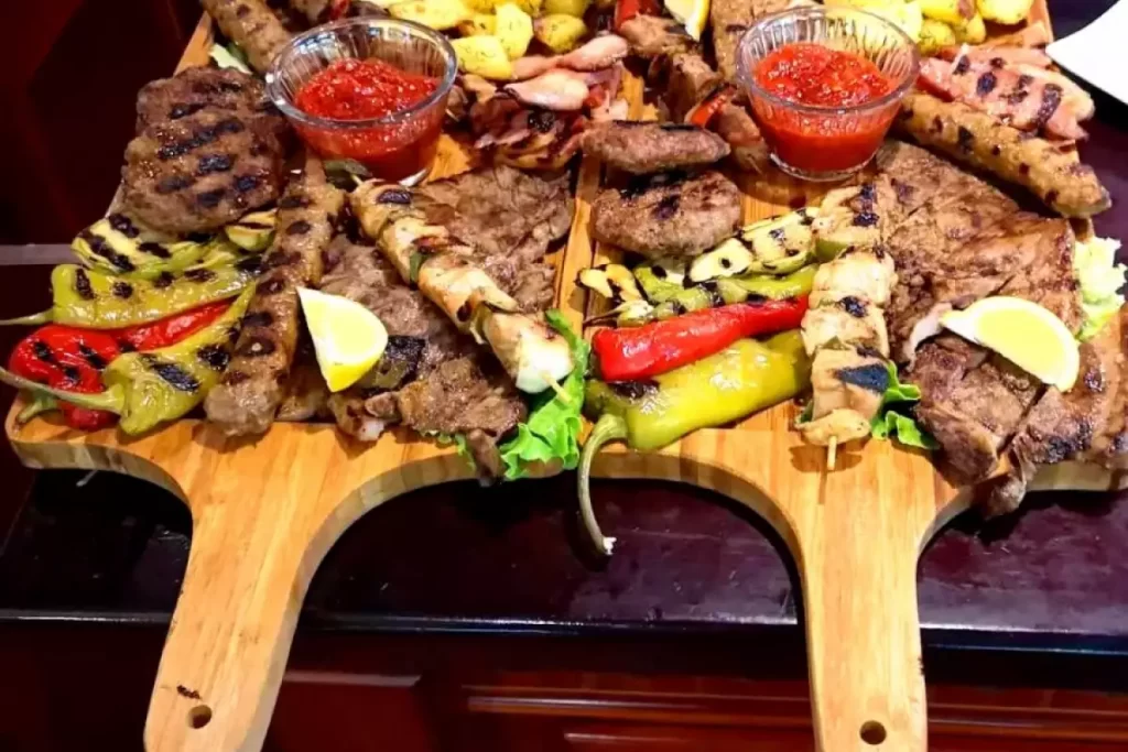 Filosofi di Balik Panggangan Meshana Skara Campur Bulgaria