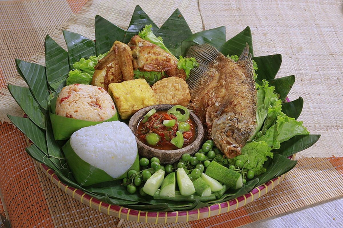 Nasi Timbel Lezat